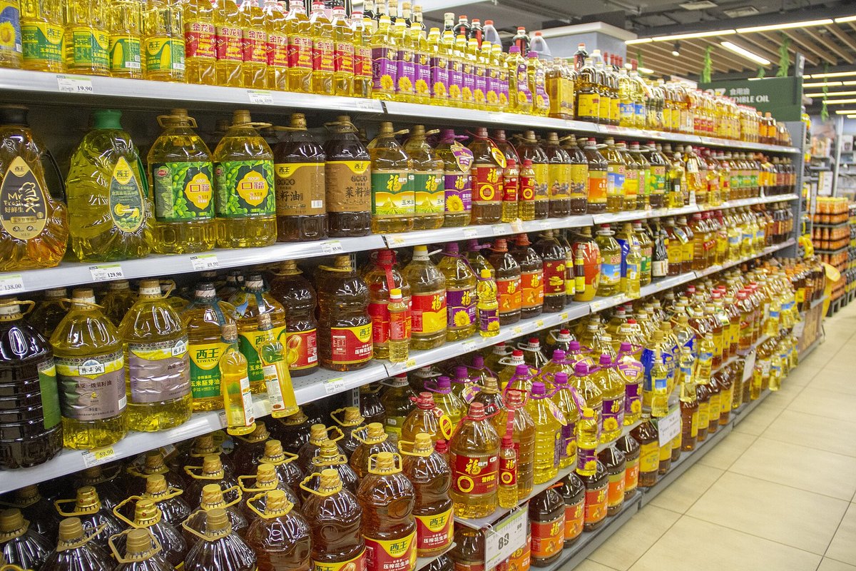 Cooking oil shelf in a supermarket